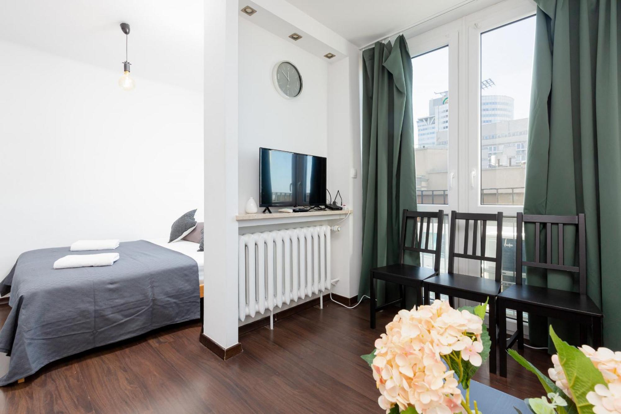 Grzybowska By Renters Apartment Warsaw